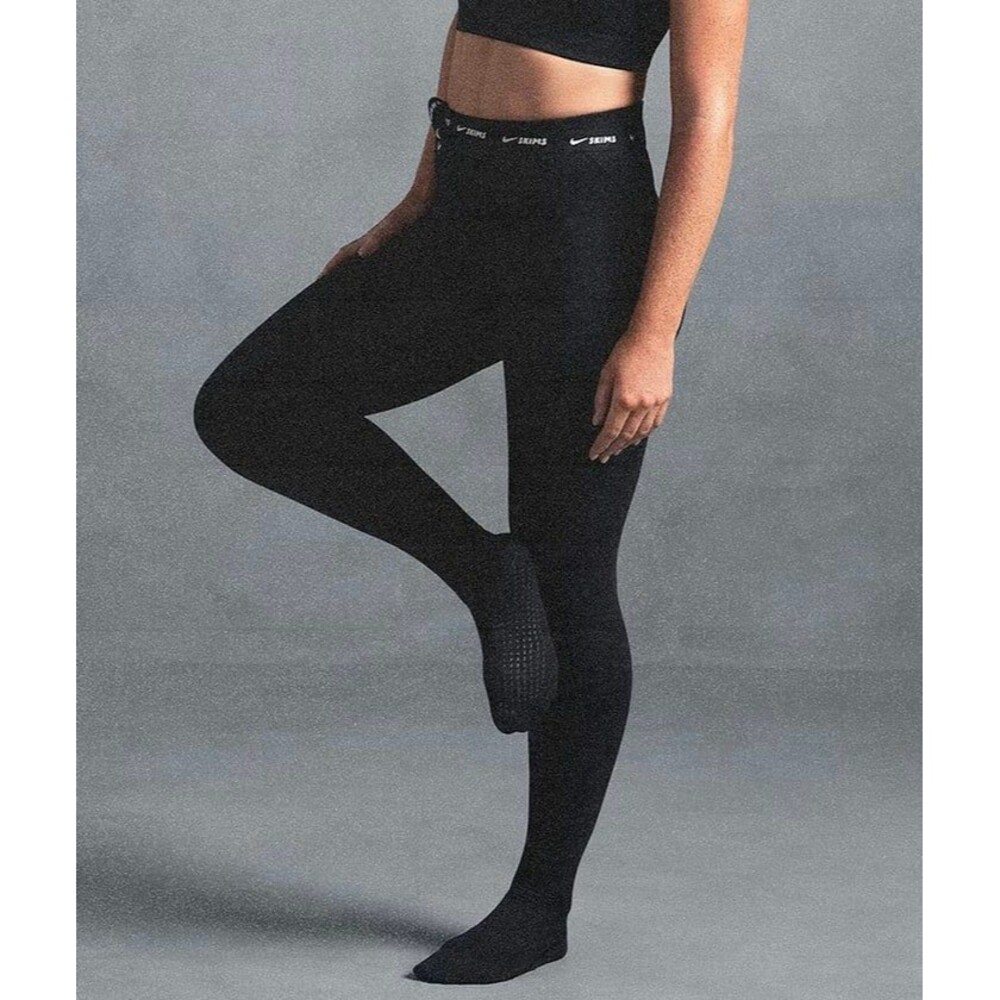 Skims Nike NikeSkims Matte Footsie Leggings small